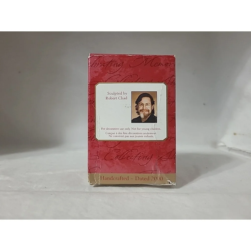 Hallmark Keepsake Ornament 2000 Mom Queen Mom‎ Robert Chad Sculpted QX8064
